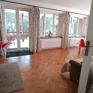 https://willa-stary-dom.warsawhotelspoland.com